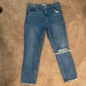 Abercrombie & Fitch "The Skinny High Rise" Distressed Size 27/4